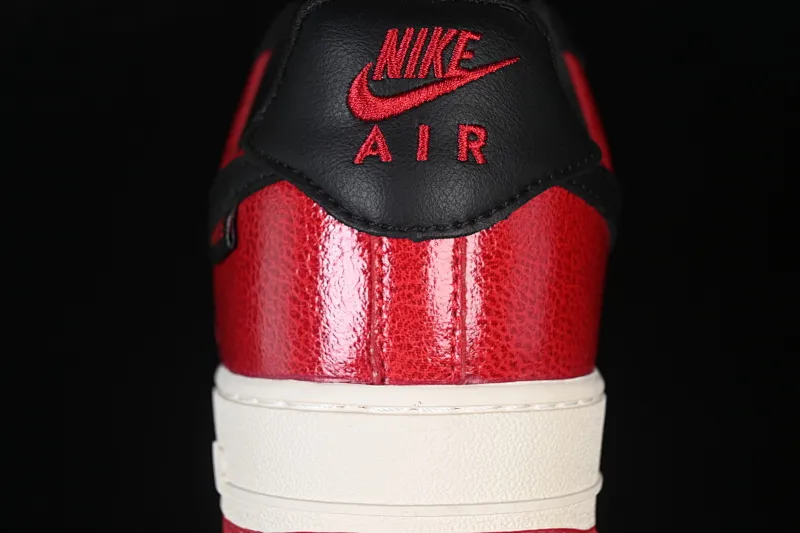 All categories Nk Air Force 1 Air Force series Nk Air Force 1 Low Air Force low-top Nike Air Force 1'07 Low limited edition red and black color matching Air Force 1 low-top casual sneakers KD1688-007